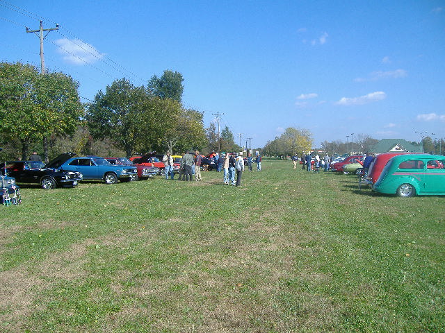 People and cars at the last Salisbury Cruise-In for 2006.